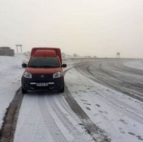 Continúan las nevadas en la Cuesta del Obispo y el paisaje es espectacular