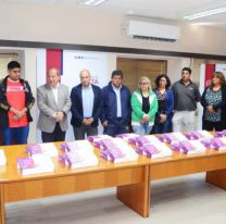 El Gobierno provincial entregó tablets a clubes salteños de básquetbol