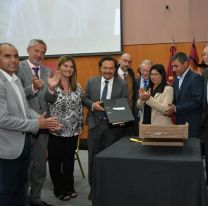 Sáenz encabezó la apertura de sobres para la licitación del Centro de Convenciones de Cafayate