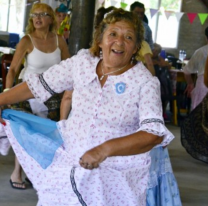 Festival de canto y danza de los abuelitos de Salta en la Usina