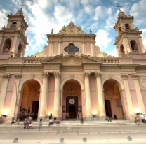 Denuncian que la seguridad de la Catedral de Salta le prohibió el ingreso a varias mujeres
