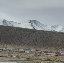 San Antonio de los Cobres se ti&ntilde;&oacute; de blanco por una nevada
