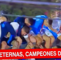 El susto de los jugadores de la Selección: rozaron unos cables a baja altura y Leandro Paredes perdió la gorra