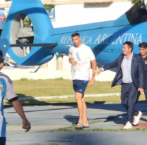 El Dibu Martínez sorprendió a médicos de un hospital con un aterrizaje en helicóptero