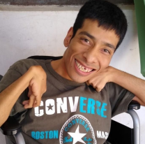 Luis s&oacute;lo mueve un dedo, pero sue&ntilde;a con ser profesor