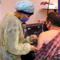 Mayores de 18 a&ntilde;os ya pueden recibir la quinta dosis de la vacuna contra COVID-19 en Salta