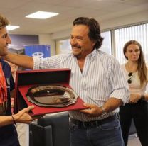 El gobernador Sáenz recibió y acompañó a los hermanos Benavides tras su regreso triunfal del Rally Dakar