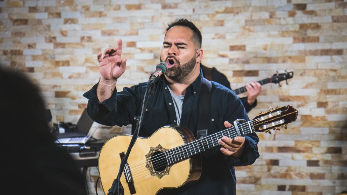 Juan Fuentes, la consagración que hoy brilla en Cosquín en exclusiva con Salta Soy