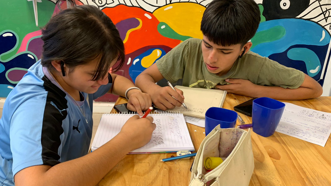Apoyo escolar para estudiantes del nivel secundario que deben rendir sus exámenes