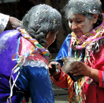 Jueves de Comadres: un d&iacute;a para compartir, comadrear y cantar unas coplas