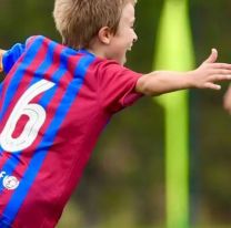 "Pedrito", el salteño de 9 años que la rompe en las inferiores de Barcelona