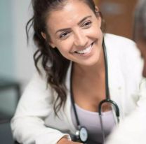 Convocan a médicos para incorporarse en el Sistema público de Salud