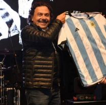 El Gobernador se reencontró con José Andrada y le regaló la camiseta de la Selección firmada