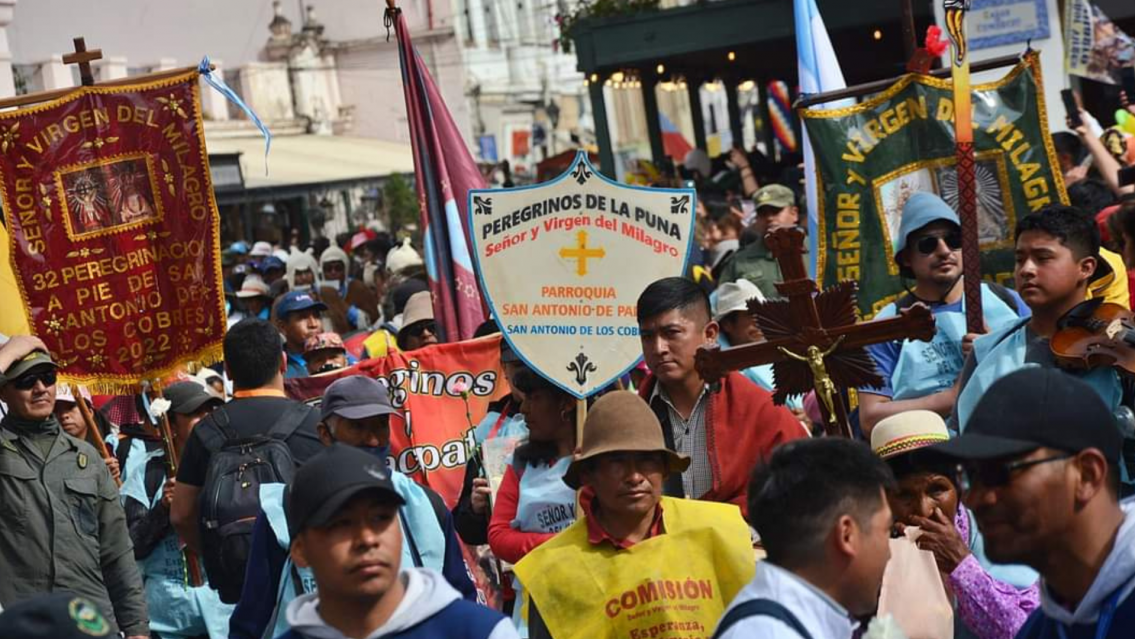 Piden a los peregrinos estar aptos físicamente para hacer las caminatas a la Catedral de Salta