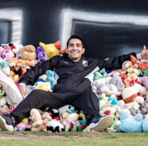 Histórico: por primera vez en Salta realizaron una lluvia de peluches en un partido de fútbol