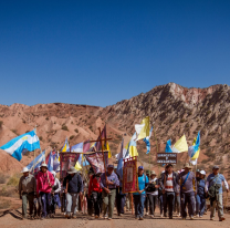Devotos de la Puna caminan hacia el Señor y la Virgen del Milagro