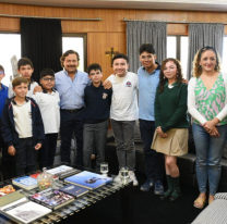 El gobernador recibió a los estudiantes salteños que representarán a Salta en el mundial de Robótica