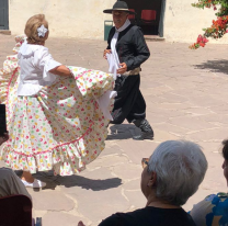 La Universidad de la Tercera Edad presenta un espectáculo imperdible de música, danza y radioteatro