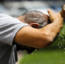 Recomiendan ingerir mucha agua para evitar golpes de calor