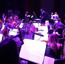 M&aacute;s de 1200 personas vibraron al ritmo de 40 a&ntilde;os de Democracia en el Teatro Provincial