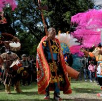 La Comparsa Los Inkas del Tawantinsuyo celebra sus 25 años en el Mercado Artesanal