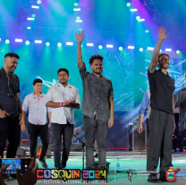 La 64º edición de Cosquín consagró al grupo Ahyre y Abel Pintos recibió el premio en su nombre