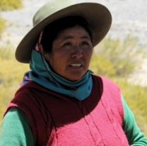 La artesana de la Quebrada del Toro, ejemplo de fortaleza y alegría que enorgullece a nuestra provincia