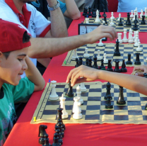 Habrá exhibiciones gratuitas de ajedrez en el parque San Martín