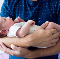 Buscan voluntarios para "hacer upa" a bebés recién nacidos