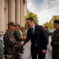  El ministro de Defensa de la Nación prohibió el uso del "lenguaje inclusivo" en las Fuerzas Armadas