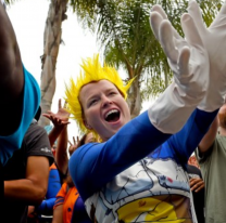 Fans de Dragon Ball buscan romper un récord mundial en el Obelisco porteño