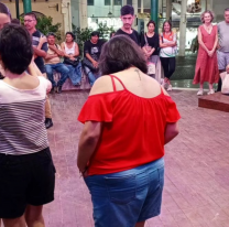 Clases gratuitas de tango y milonga en la glorieta de la Plaza 9 de Julio