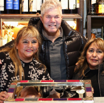 Fernando Burlando y Barby Franco disfrutaron una noche a pura tradición en Peña Boliche Balderrama