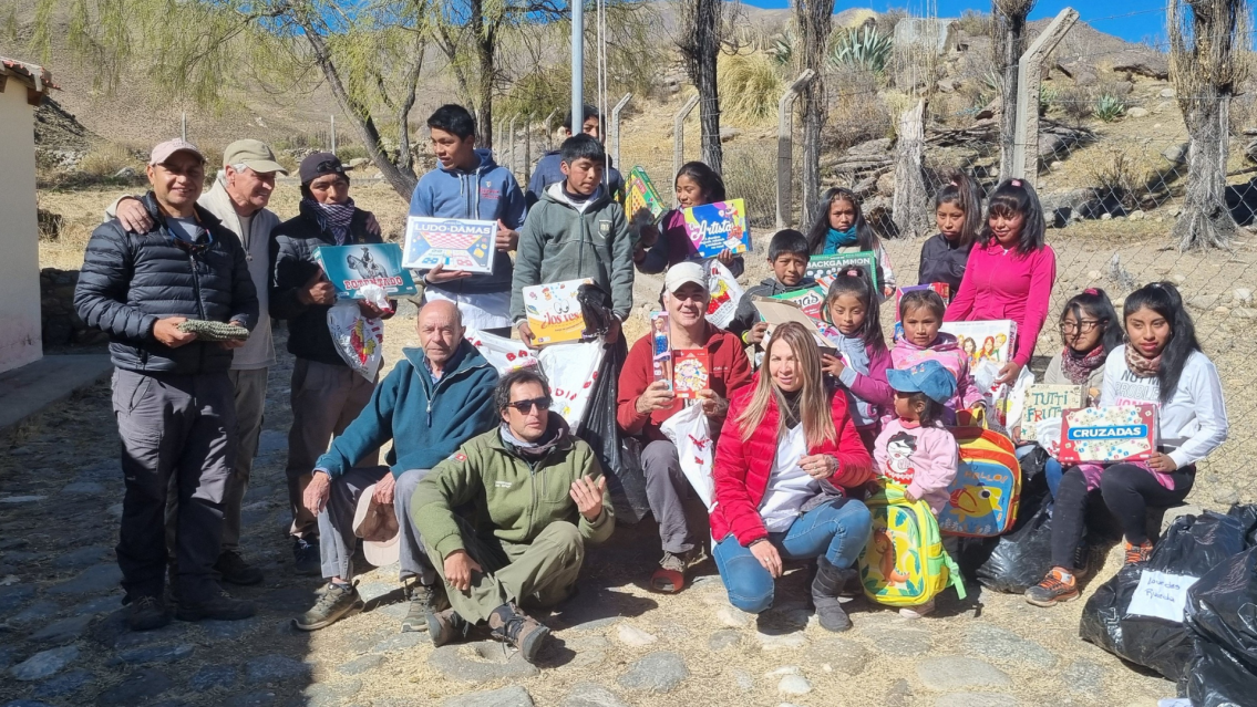 Lanzan la campaña "Buscamos 120 Reyes Magos" para alegrar a niños de escuelas rurales de Salta
