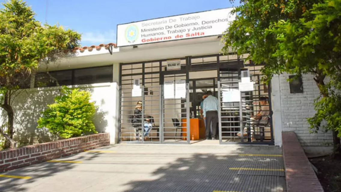 Atención salteños: así serán los horarios de atención de comercios, supermercados, corralones y shoppings este fin de año