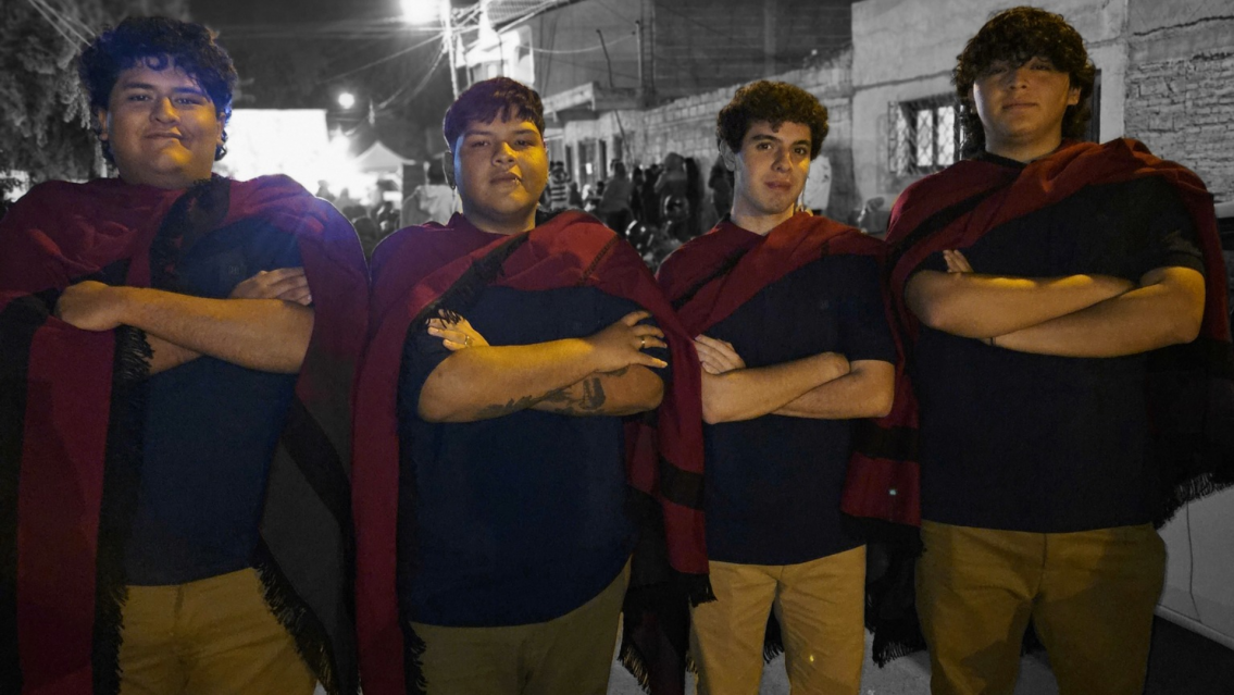 De la peatonal de Salta a Cosquín: "Achalay" sueña con ser revelación en las peñas callejeras