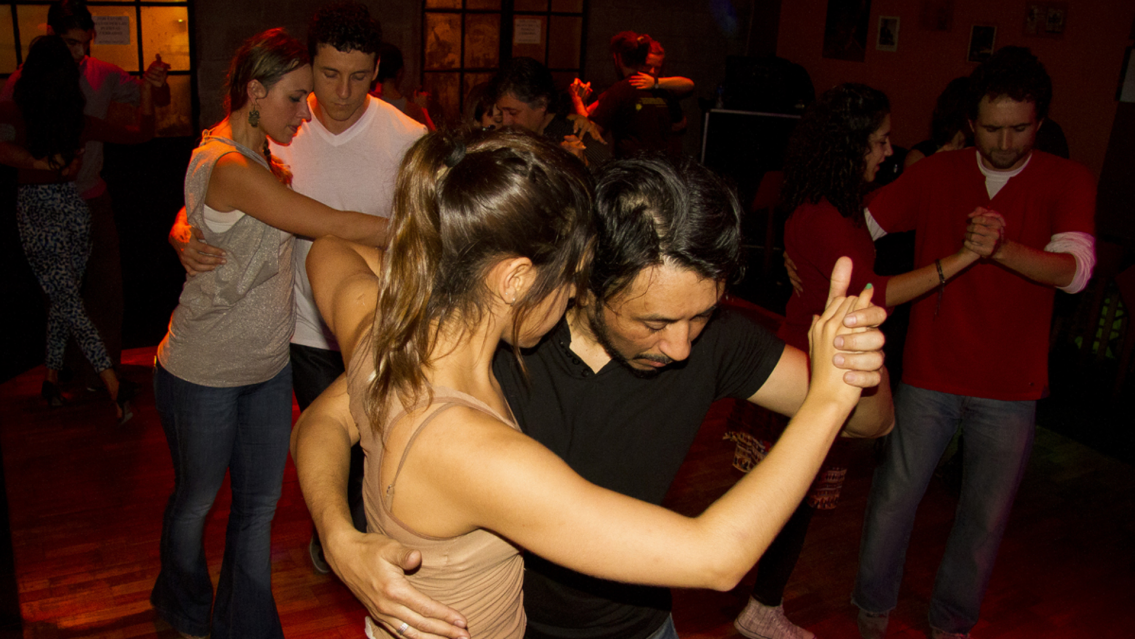 Mes de la mujer: convocatoria abierta para clases de ballet, milonga y yoga 