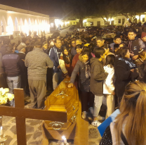 Cientos de vecinos despidieron al querido kinesiólogo de Cachi, David Corimayo