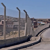 Finaliza la construcción del alambrado en Aguas Blancas y así cierran pasos ilegales fronterizos