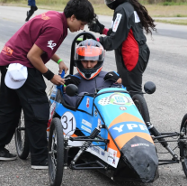 ECORACE 2025: estudiantes de la capital ganaron la competencia de autos eléctricos