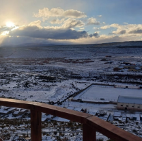La primera nevada fuerte en Salta, dejó postales que enamoran