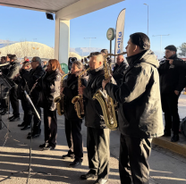 La ciudad recibió a cientos de turistas este sábado en el aeropuerto