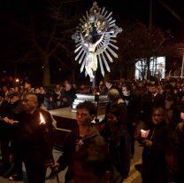 Con fe y esperanza, cientos de salte&ntilde;os participaron en la procesi&oacute;n de antorchas 