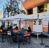 Hasta el viernes se podrá acceder a controles gratuitos de lunares en plaza Belgrano