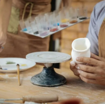 Se dictará un taller gratuito de porcelana fría en el barrio El Tribuno