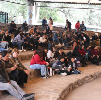  El anfiteatro "Cuchi" Leguizamón se viste de fiesta, color y música