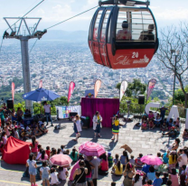 600 niños viajarán gratis y recibirán golosinas en el Teleférico de Salta