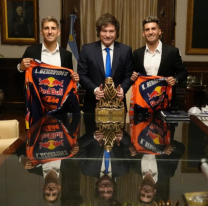 Milei recibió a los salteños Luciano y Kevin Benavides en un homenaje en Casa Rosada