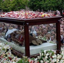 Hoy celebramos a Santa &Aacute;ngela de la Cruz, la religiosa llamada a "subirse a la cruz"