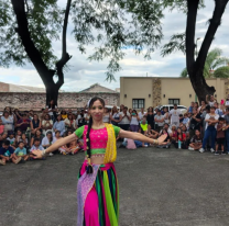 La ciudad se transform&oacute; en una fiesta de colores con el "Festival Holi"